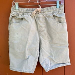 Men’s khaki shorts